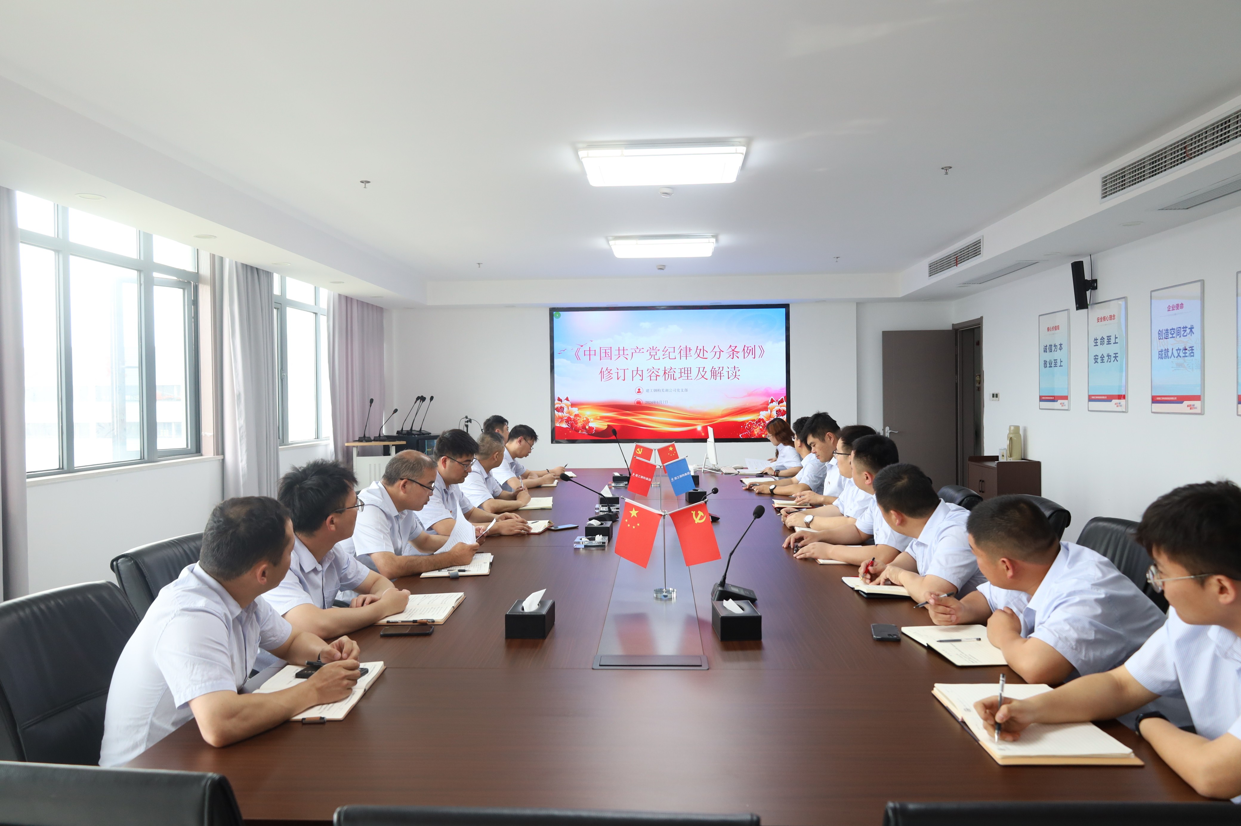 IMG_2543.jpg IMG_2543.jpg